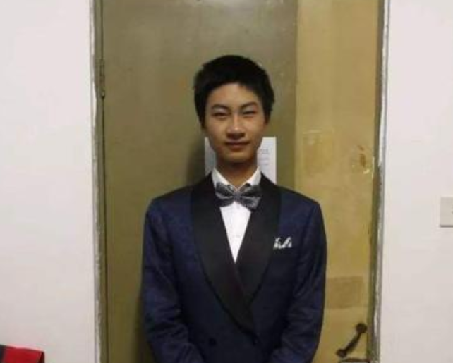 河北寒门贵子庞众望：父精神失常母瘫痪，却加分60以744分上清华