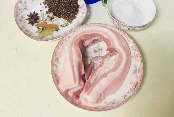 外婆用了50年的腌腊肉秘方，仅需加这1步骤，不管怎么做都好吃