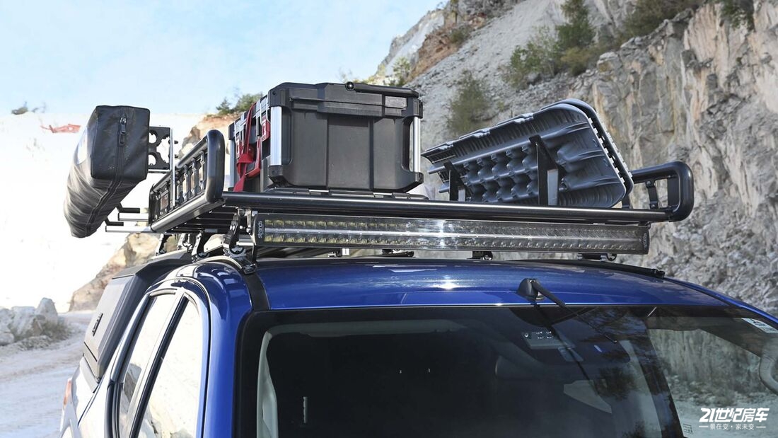 货厢加装户外生活装备及充气帐篷 三菱推出L-200皮卡露营车