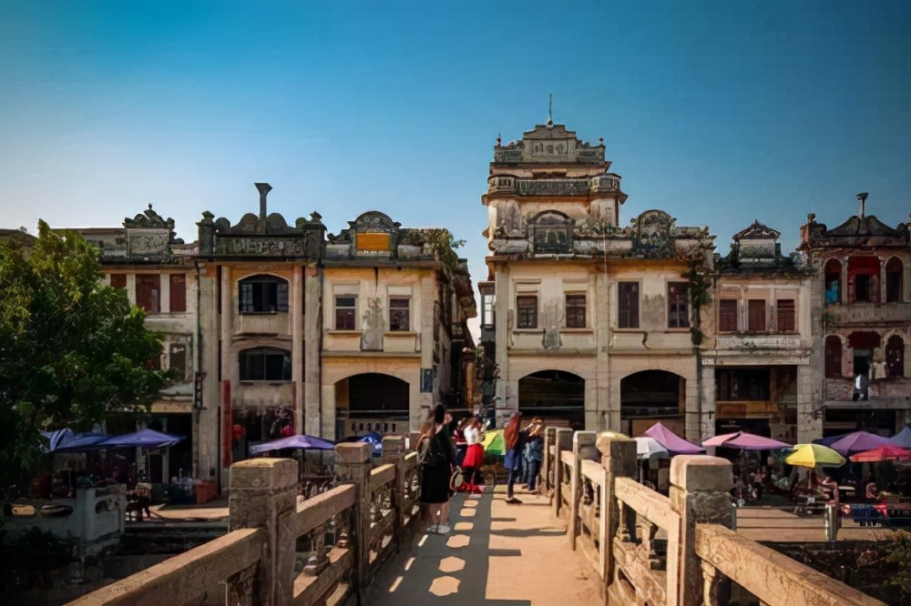 赤坎古镇:中国十大最美古镇之一