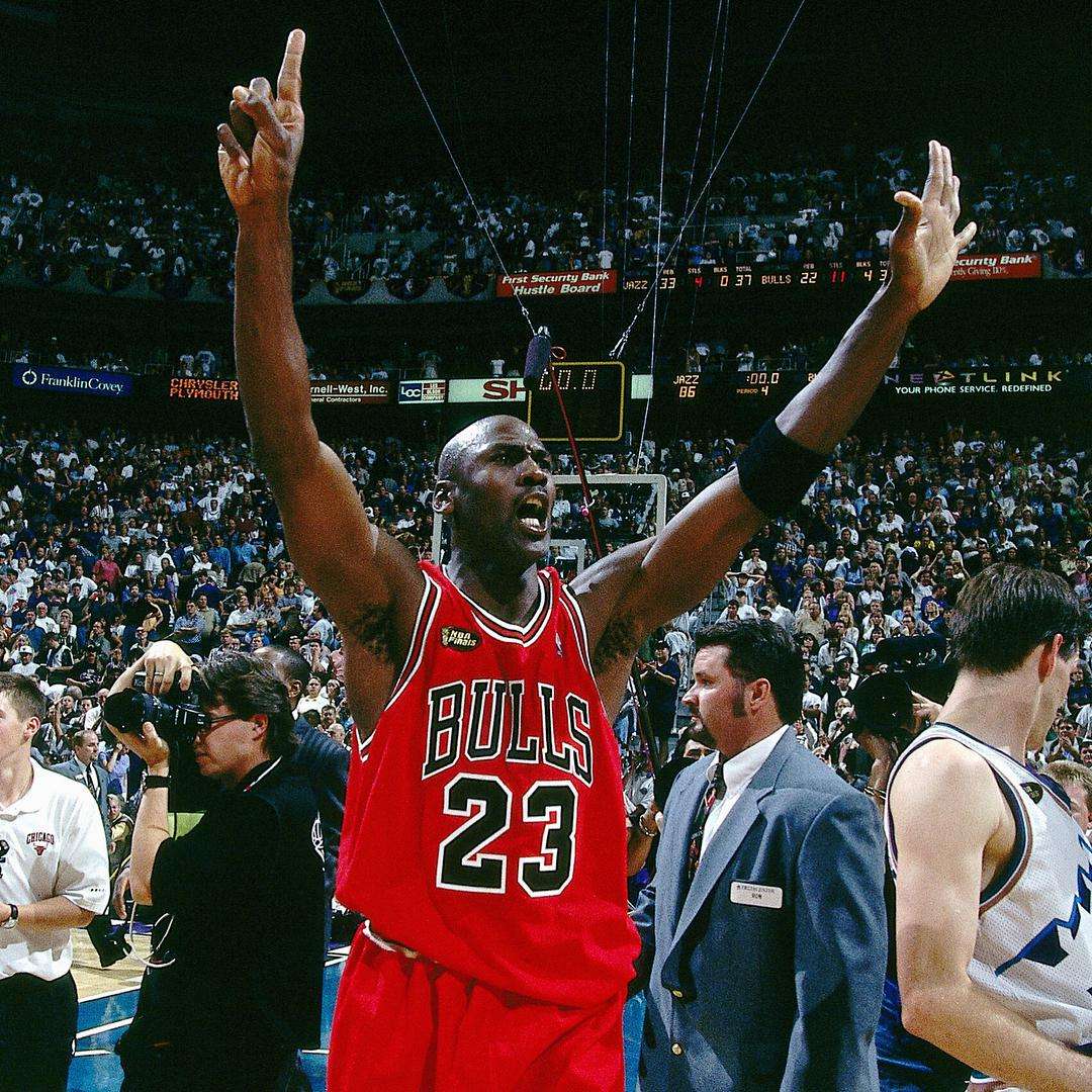 nba历史第一为什么是乔丹（乔丹为何是NBA历史第一人？美媒晒出七大理由，第一项就完胜老詹）