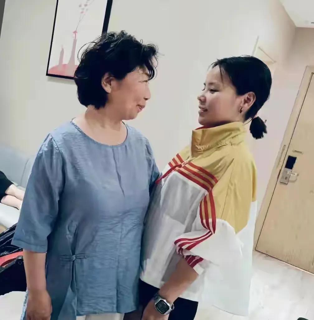 熊磊又发布长文，看似是给周律师道歉，实则是给许敏哥哥泼脏水