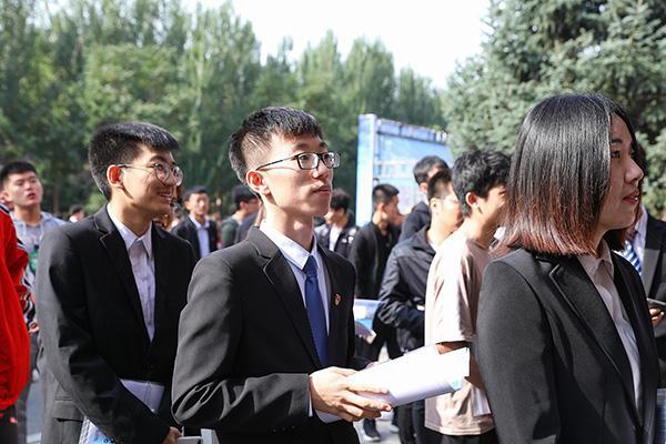 大学生的福音，这类学生可以免试成为公务员，职位还是干部级别