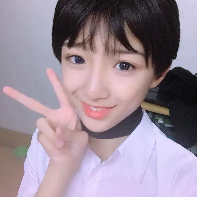 网红艾比自曝身患重度抑郁,被指性别认知混乱,曾说自己来生理期