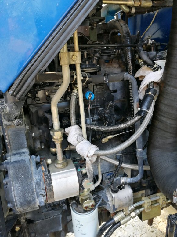 農(nóng)民出售14年的雷沃900拖拉機(jī)，愛(ài)車農(nóng)民，看看值多少錢？