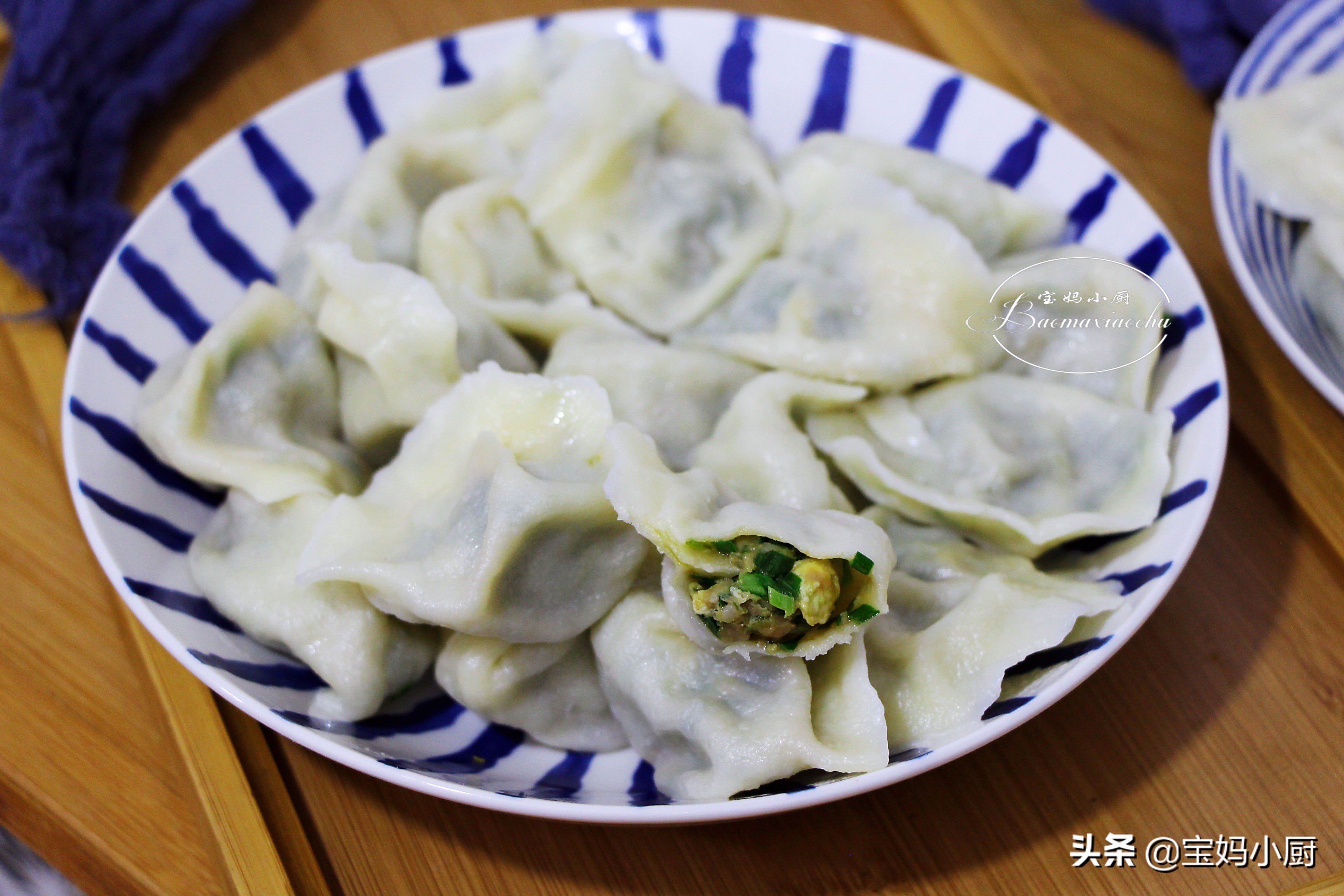 韭菜馅饺子好吃，调馅有技巧，不出汤味道香，方法超实用