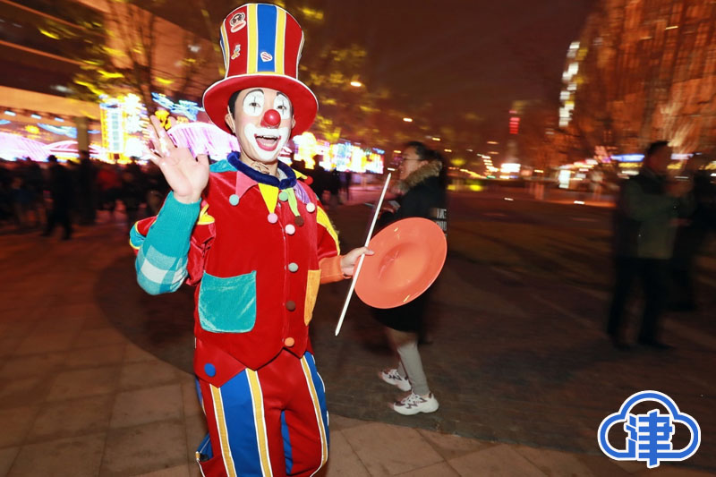 天津市露天看世界杯(河西惠民冰雪节开幕 天津市民冬季娱乐又添新方式)