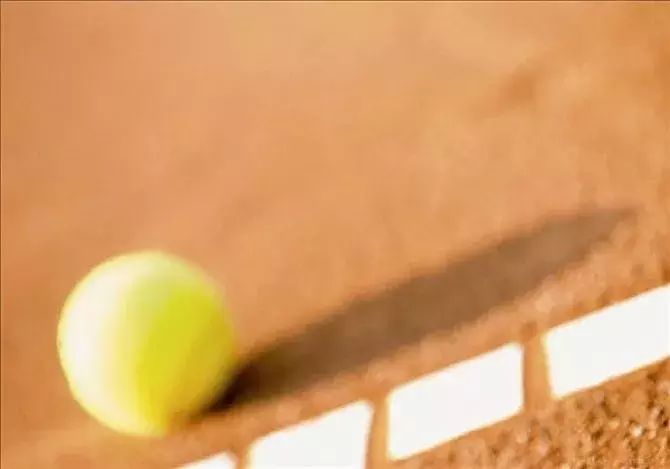 网球场拦网(业余网球场上的专业礼仪)