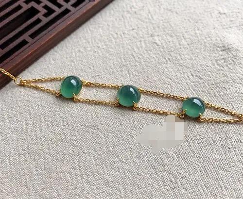 翡翠蓝水蛋面，镶嵌手链或者戒指都是绝美，询价有惊喜