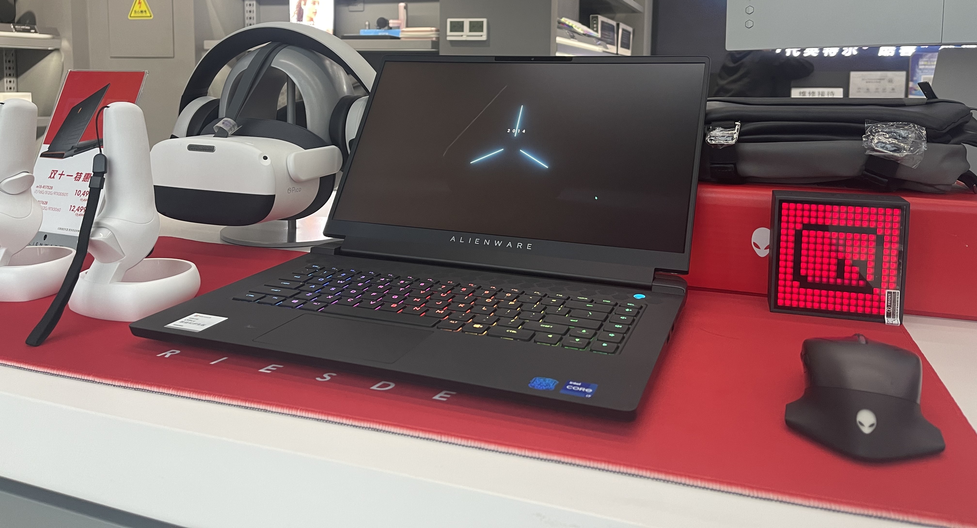 上海久光中心探店顶级电脑品牌alienware外星人4s店