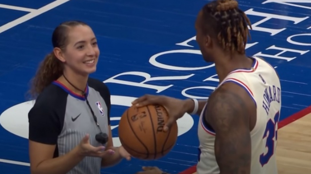 nba女裁判都有哪些(太养眼！最美女裁判33岁风韵犹存，东契奇狂撩，连魔兽都忍不住)