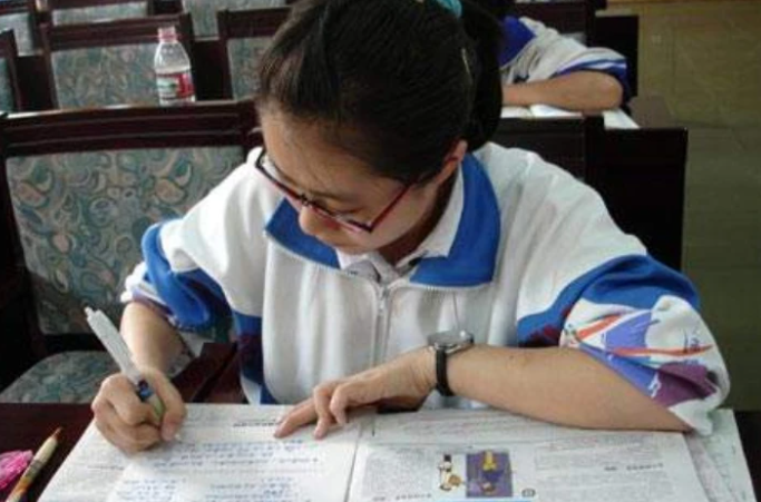 资深教师任职多年，发现班上数学好的学生，往往有3个共同特点