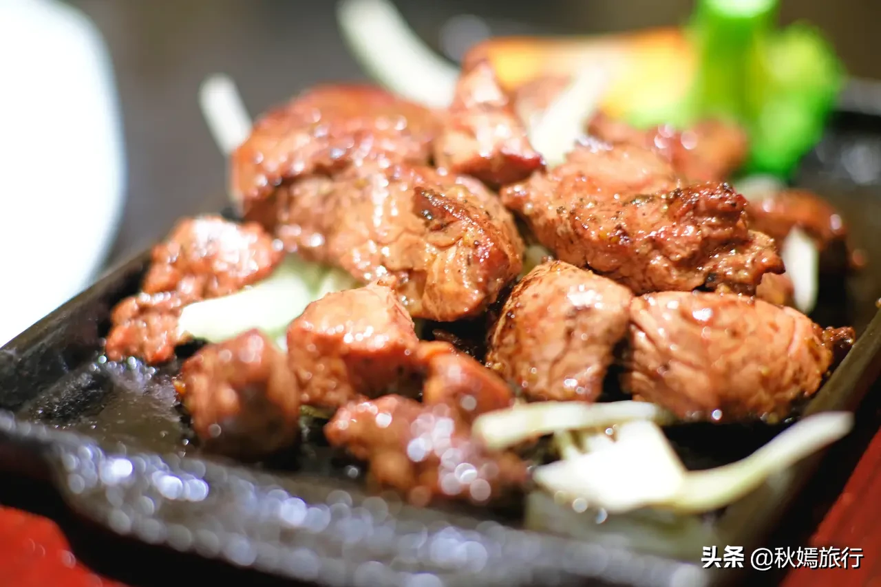 打卡苏州网红美食街，浓郁的日式风情，日料自助餐人均150元