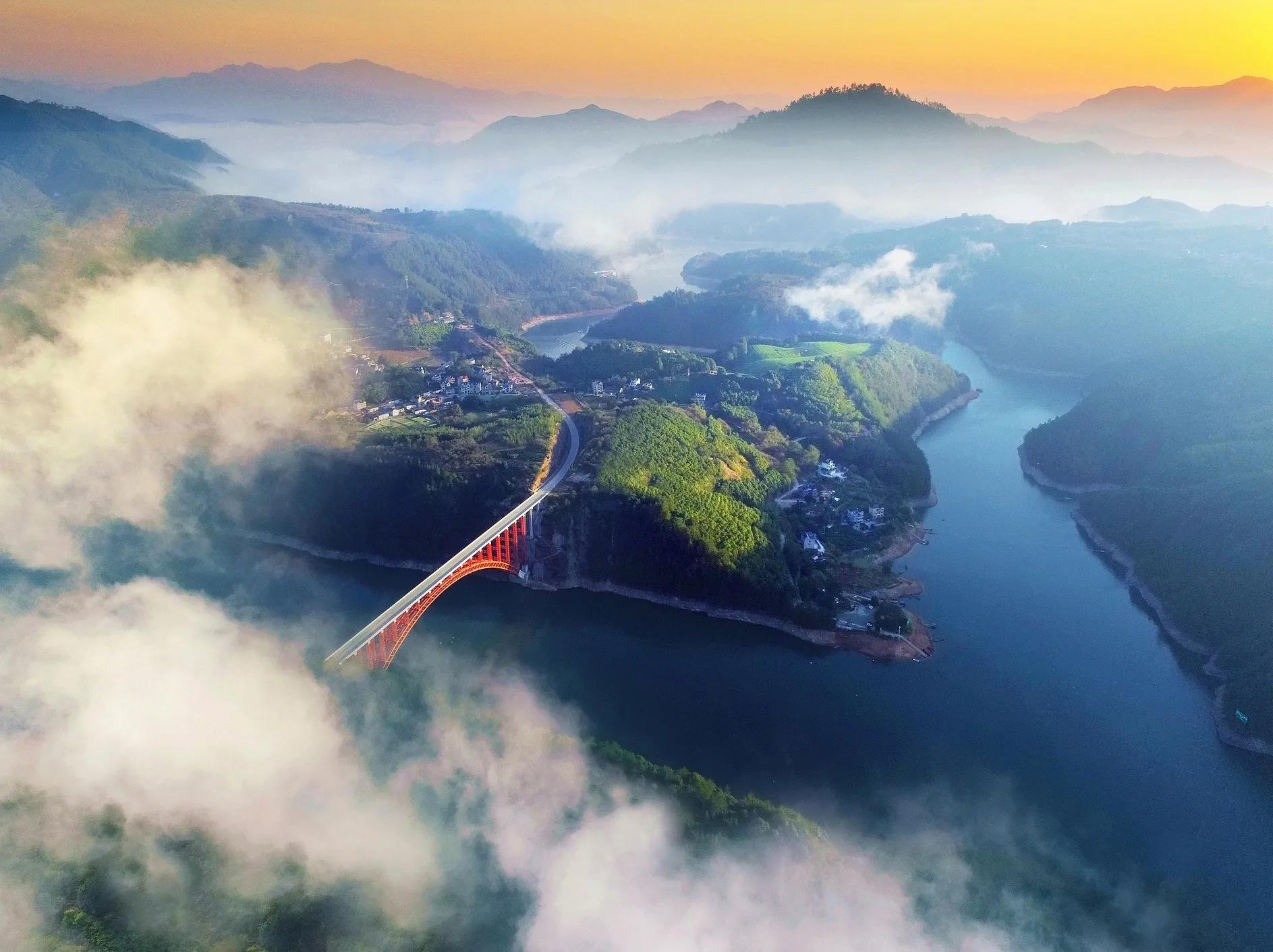 每日一诗《凉州词》赏析