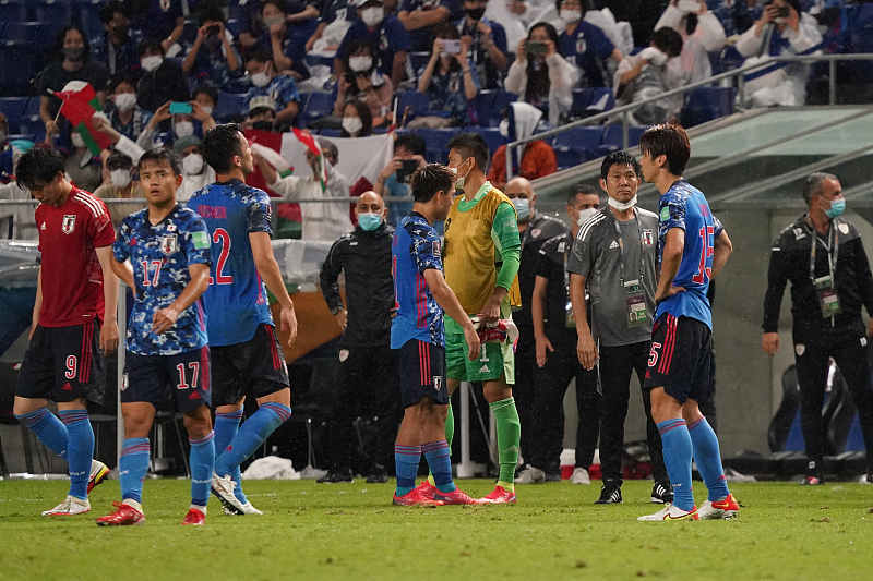 那个台直播中日男足(晚上23点，CCTV5直播：中国VS日本，这是一场谁都输不起的比赛)