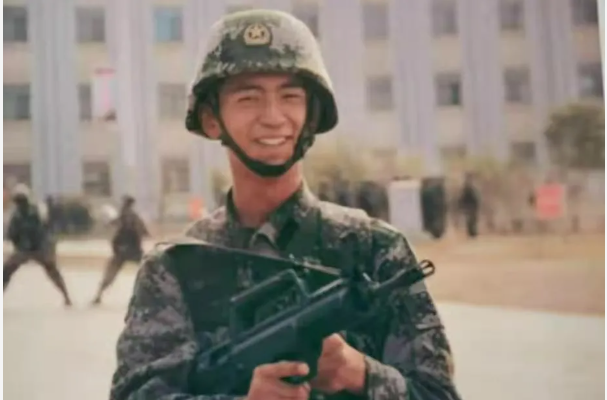 飒！登上央视、保研985、执行维稳任务，这10位军人学霸来自同所名校！