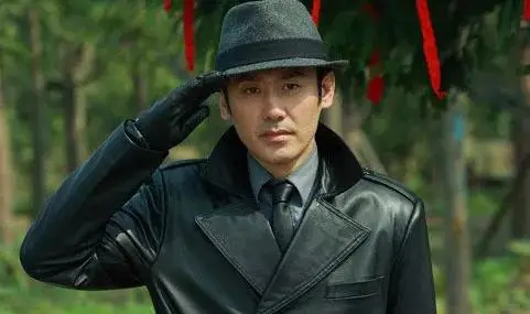 回首2019年“吴秀波出轨”事件，以为是情乱惹祸，真相却暗藏玄机