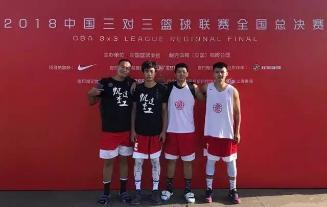 nba2k单挑之王有哪些球星(态度不输职业！半场单挑都牛逼！打个2K还能用他来单挑詹姆斯)