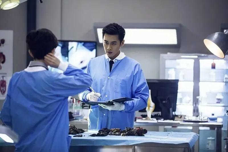 殓尸官电影剧情概括「简介」 _晶羽科技