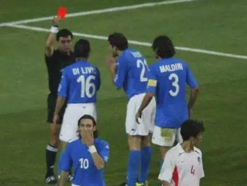 格罗索迎来44岁生日（曾经的罗马王子竟然开公司了，44岁的他其实从未离开足球）