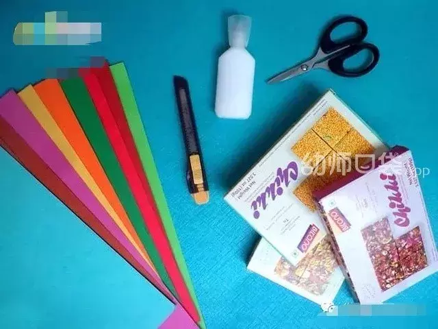 过完年废旧的纸箱、酒瓶、包装袋不要扔,可以和孩子做这些手工!