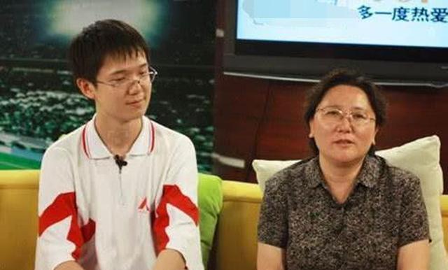媒体口中的“书呆子”:高考703分,拒绝清华北大,后被11所高校拒绝