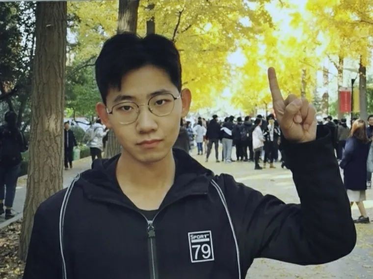 惊艳！北京“双一流”名校2021级新生辅导员集体亮相，网友：眼前一亮！