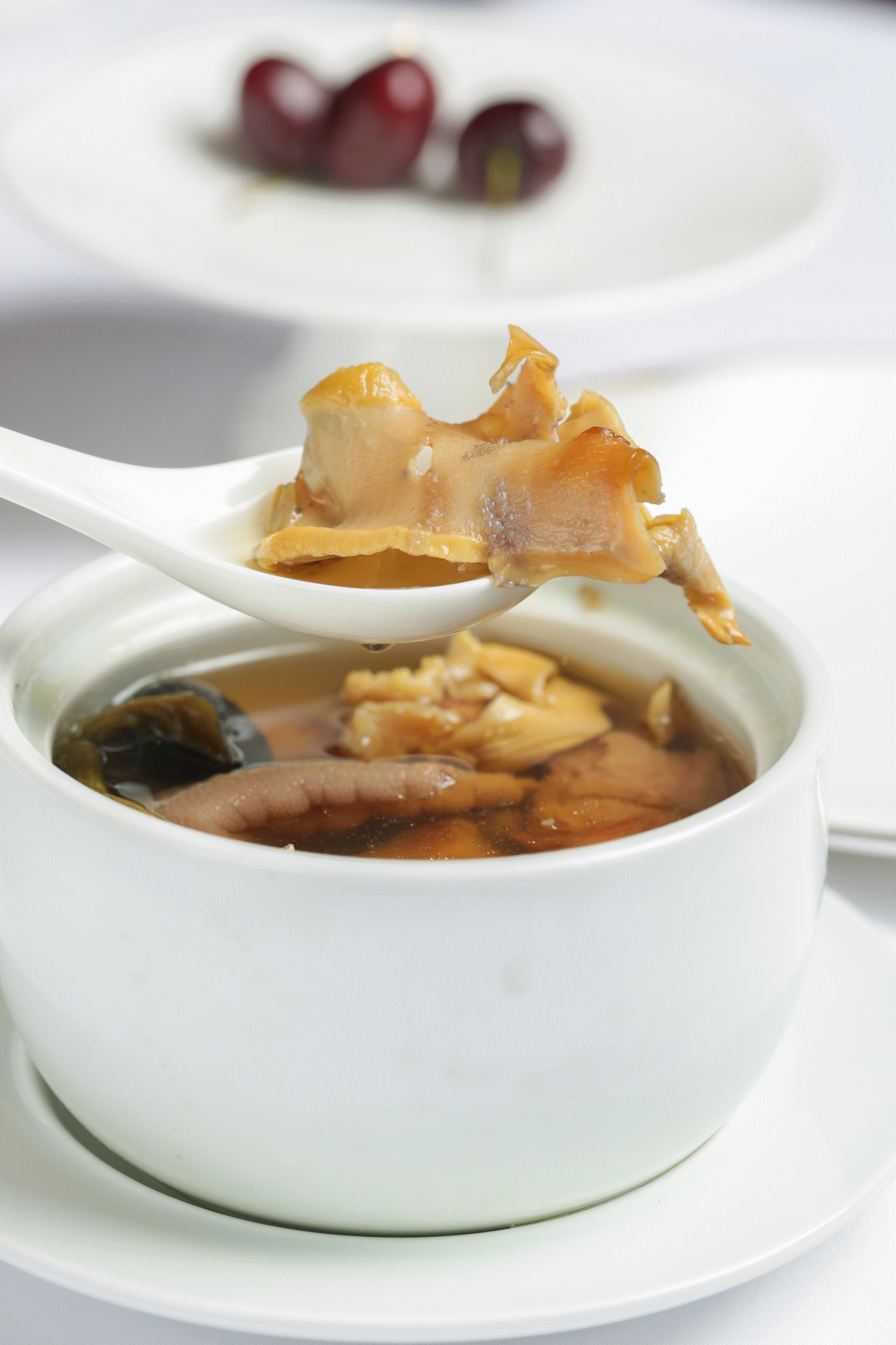 【养生汤羹—铁皮石斛响螺汤】