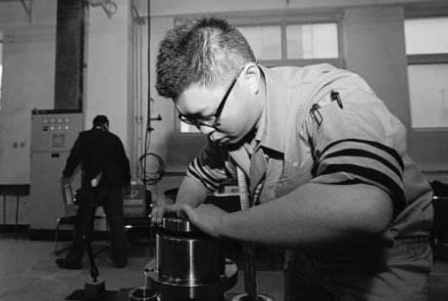 2011年他不顾家人反对，从北大退学改读技校，后来怎么样了