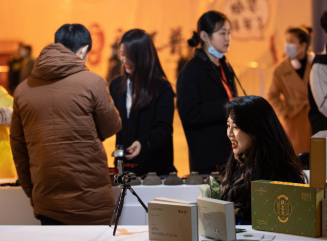 大学毕业10年后，才看清国企、私企和公务员的差距，希望你能懂