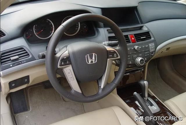 本田雅阁2005-2018车型进化史实拍，哪款才能叫经典？