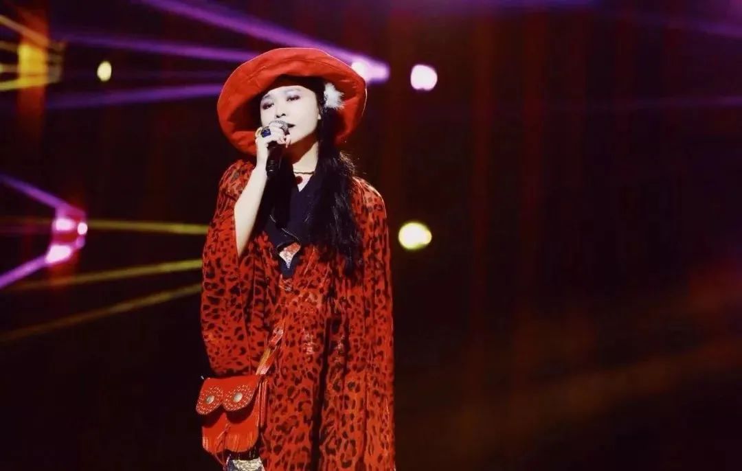 红得快，沉得也快，这8位“风光不再”的明星，如今有人露了原形