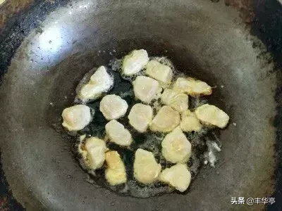 宝妈应该做点巴沙鱼给小孩吃，营养丰富，刺少肉嫩，简单好做