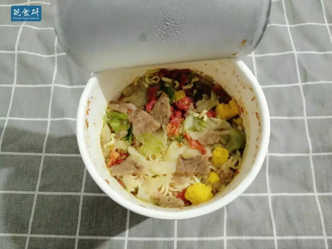 和味拉面辨别（和味拉面和普通方便面的区别有哪些）