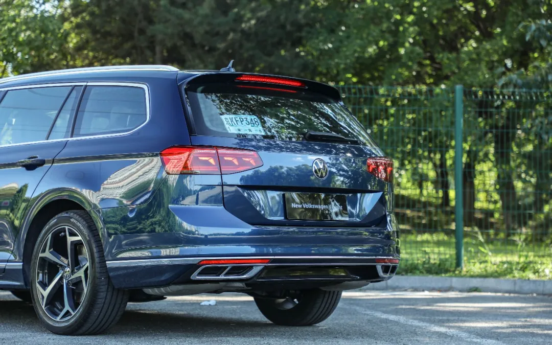 2.0T+DCC可变悬架，比轿车好看，实用性不输SUV