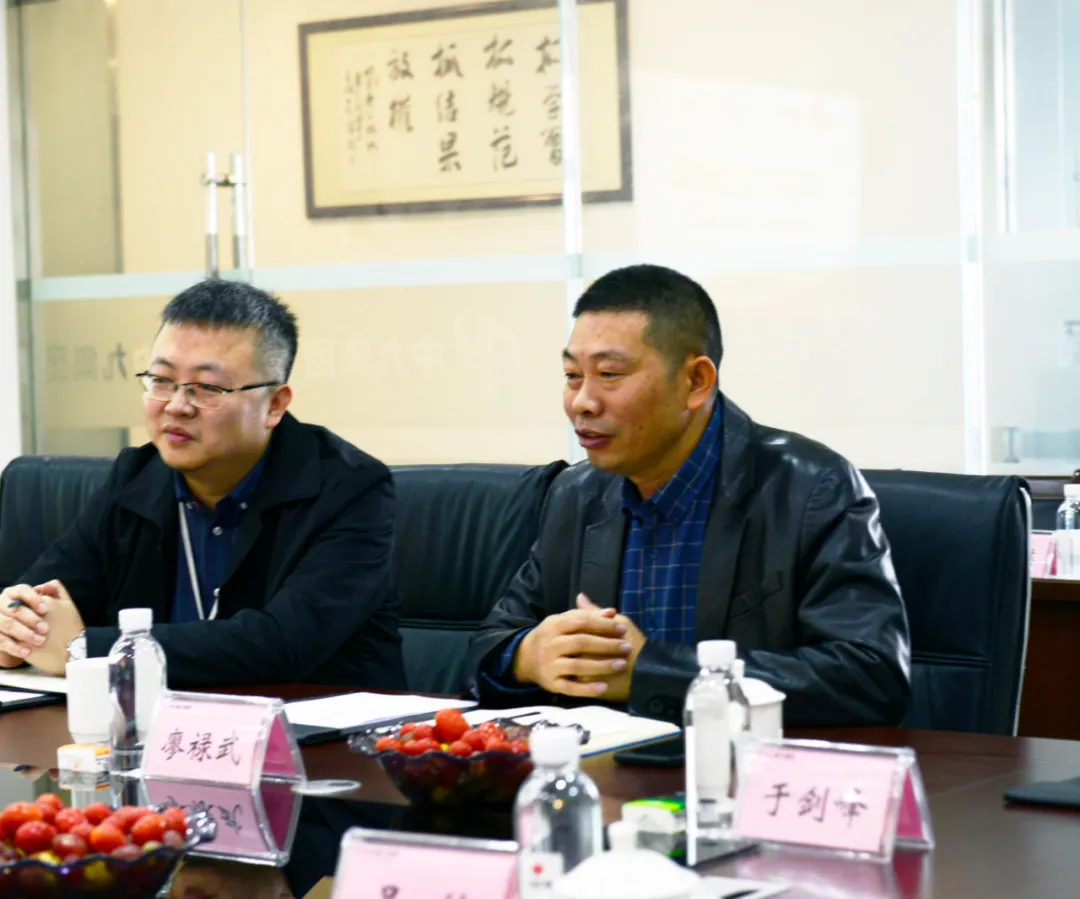 校企携手 共建共赢|中九十大不收费软件无需登录与西财大天府学院签署校企合作协议