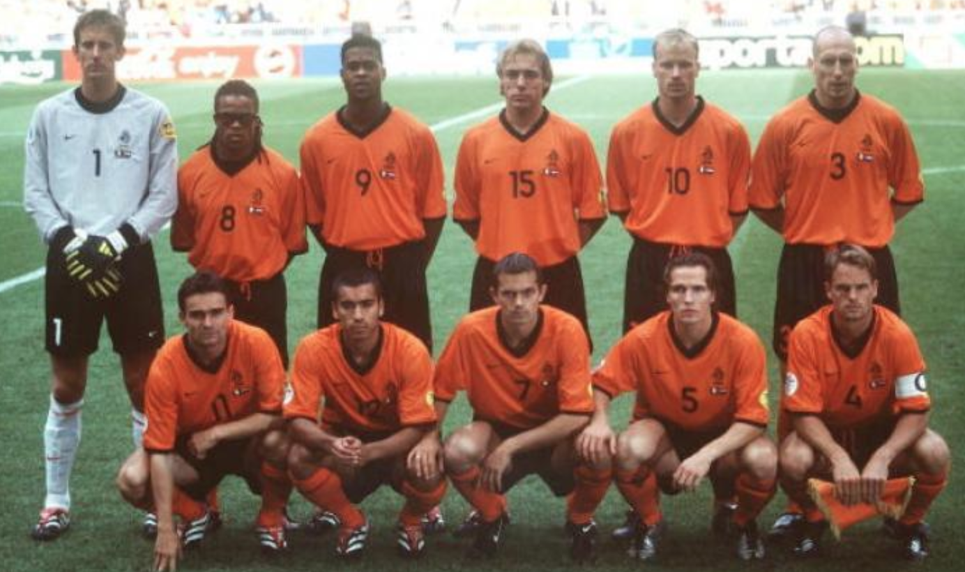 2000年欧洲杯小组赛(欧洲杯往事：2000年，史上最精彩的大赛，是很多人的足球初恋)