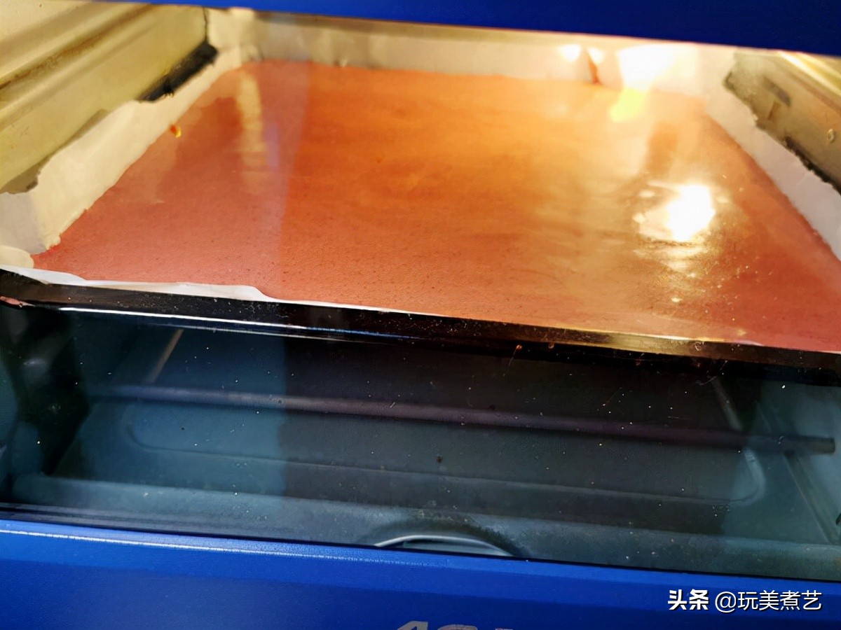 用红曲做出红丝绒般的蛋糕卷，重点就藏在细节里