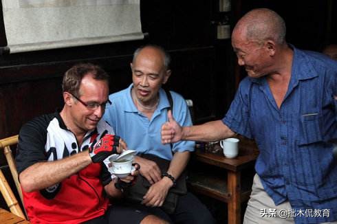 外语降为副科、高考不考外语、取消外语课，真能减轻学生负担吗？