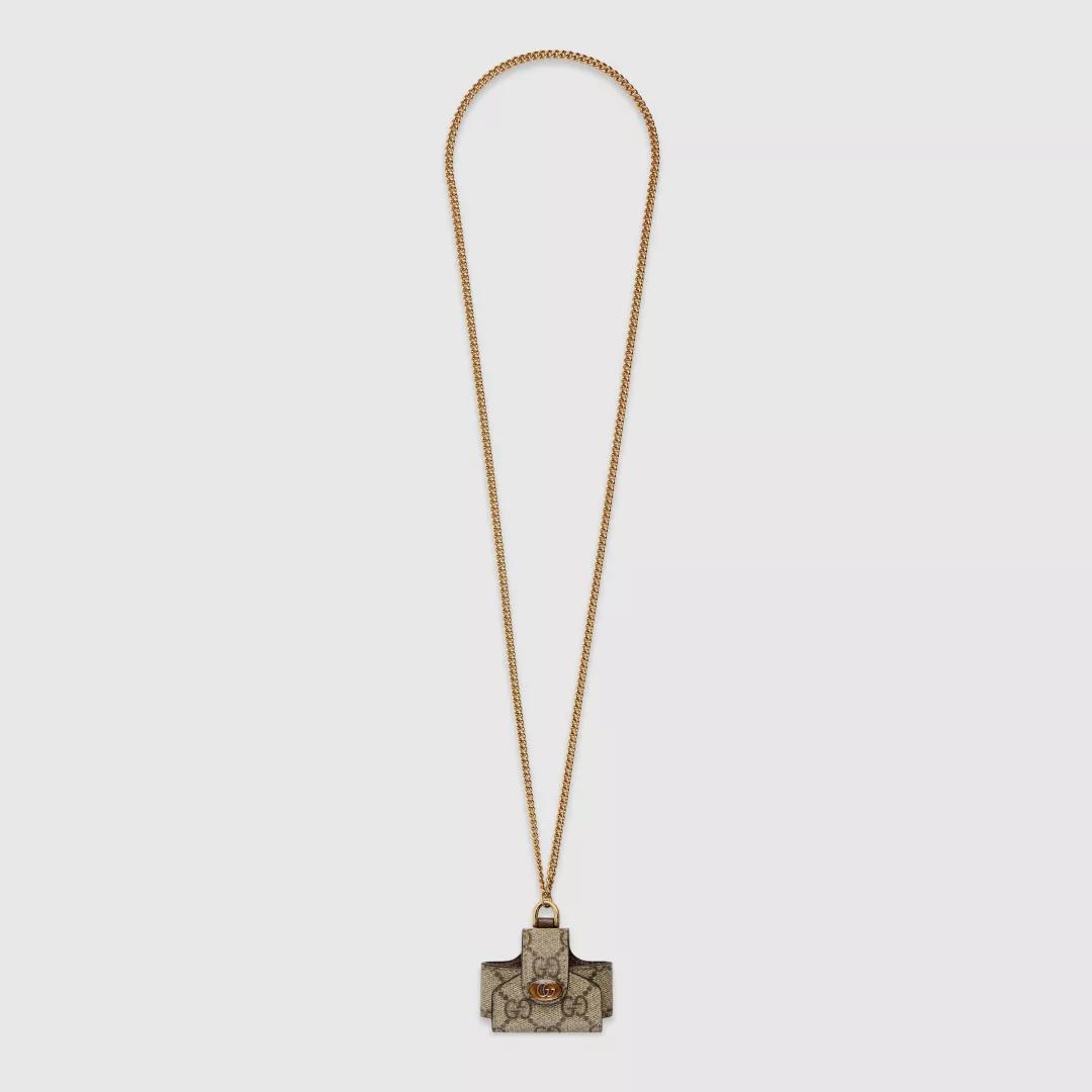 gucci在这些airpods相关饰品中,能够感受到香奈儿家还是以制包为主