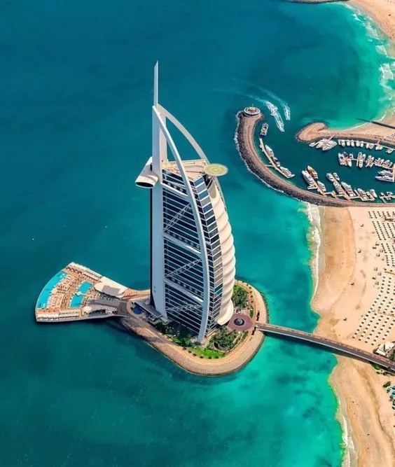 去迪拜，一定要花80美元转转帆船酒店，它的美是你想象不到的