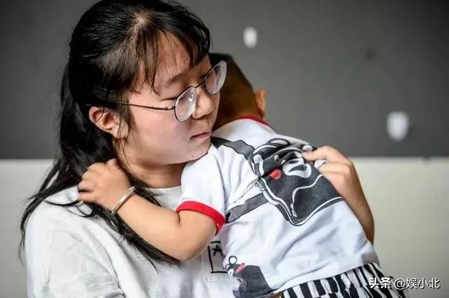 《我的姐姐》你叫我一声姐姐，从此便是一生，戳痛多少中国式家庭