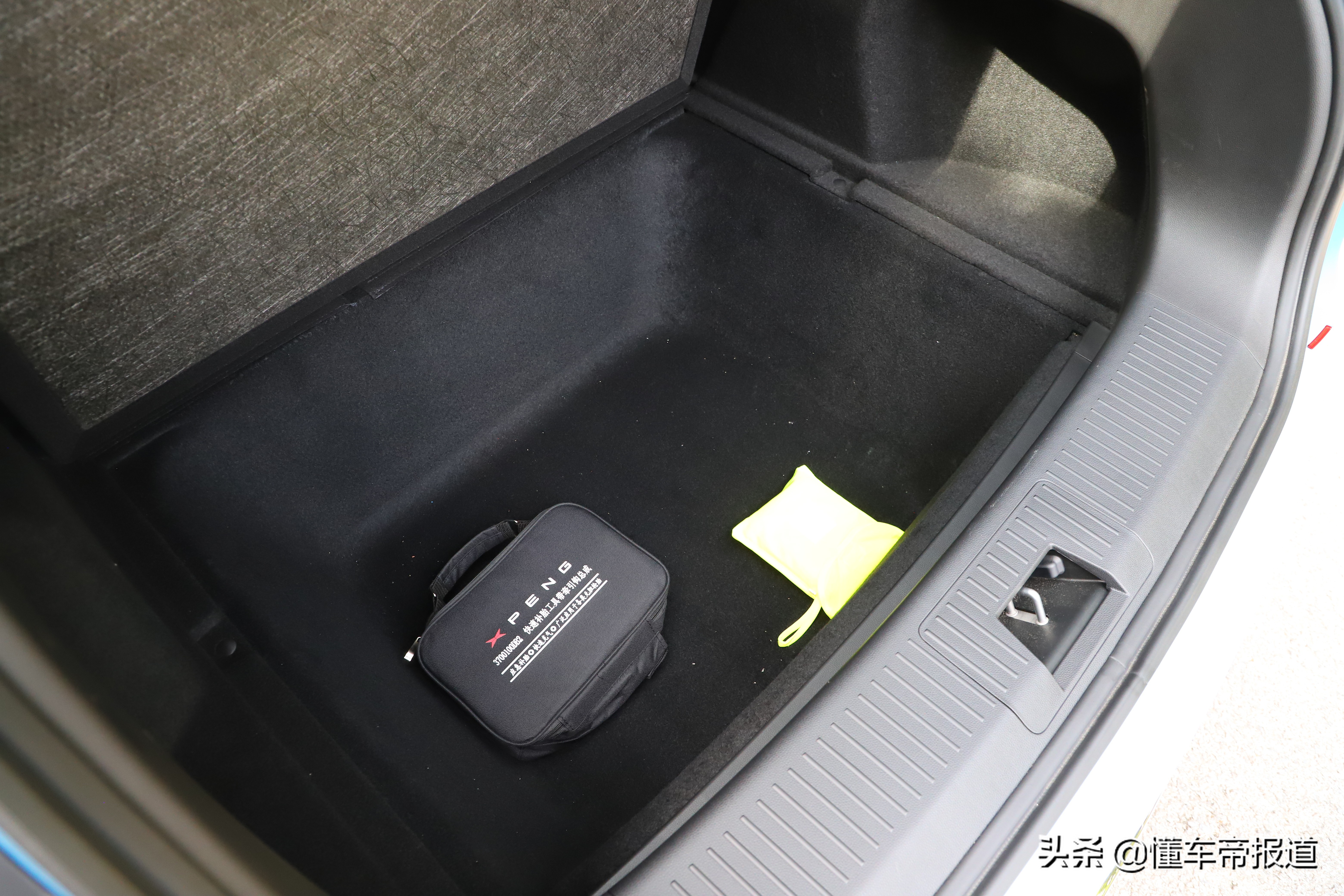 新车｜底盘质感出色，外观内饰更显档次！试驾新款小鹏G3i