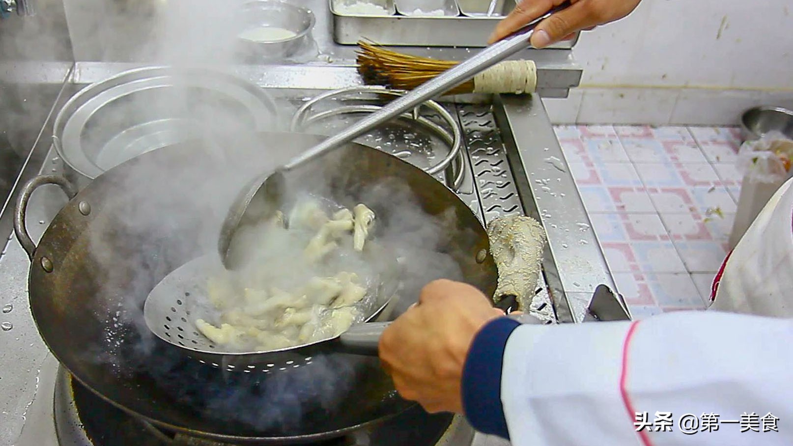制作泡椒鳳爪,泡椒鳳爪的做法 家常