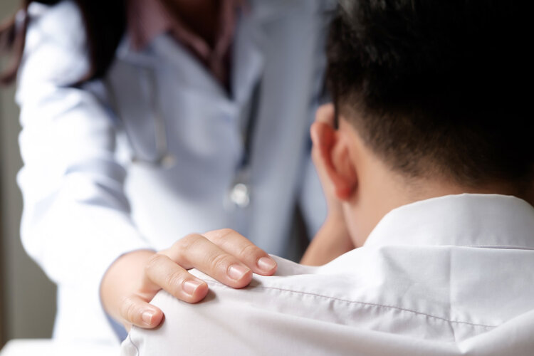 35岁男子突发心梗离世，正值壮年，家人痛失依靠，社会惋惜英才早逝。