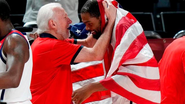 杜兰特塔图姆合照（扎心！杜兰特晒与塔图姆合照却遭球迷讽刺：他儿子4岁，而你单身）