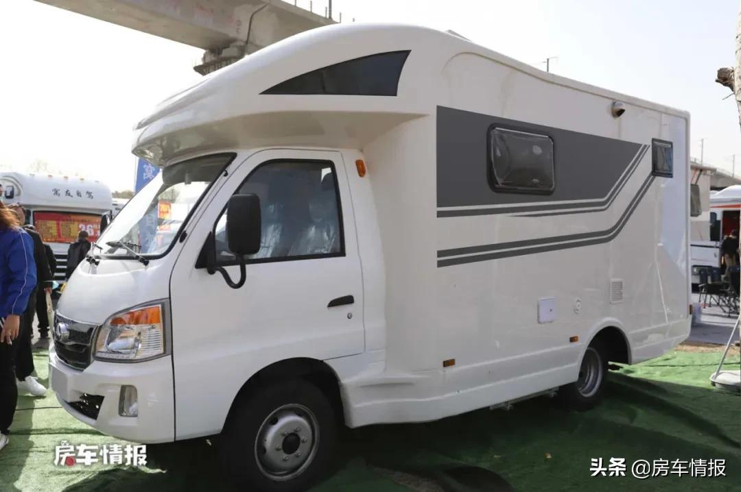9.98万的北汽威旺房车,厨卫全齐能住4口,老百姓真的买得起