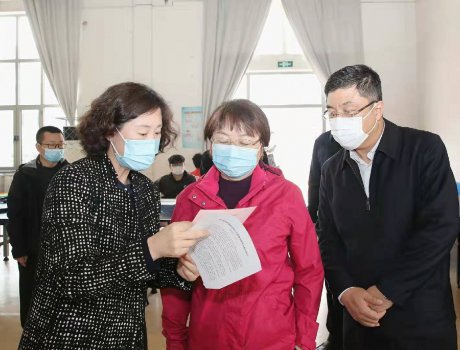 西青区领导深入高校现场检查指导新冠病毒疫苗接种情况