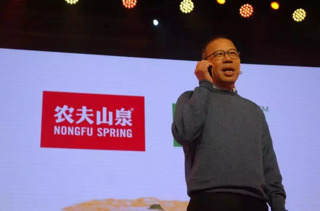 低调的饮料之王：农夫山泉老板曾是他的经销商，身价高达600亿