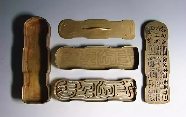 别有情趣的香炉,燃尽后的香灰是一幅画!